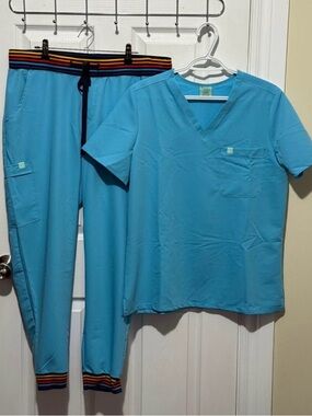 Garde-Malade Retro Blue Scrub Set – Size L – NEW without tags– Jogger Style